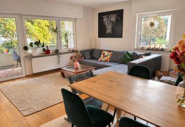 4-Zi.-Whg mit 3 Balkonen & TG-Stellplatz in gepflegtem Wohnumfeld von Stuttgart Bad-Cannstatt