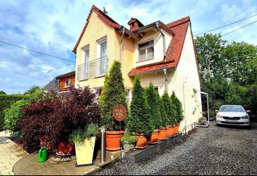 Klein. Fein. Voller Charakter. En liebevoll gefertigtes Zuhause zum Verlieben.