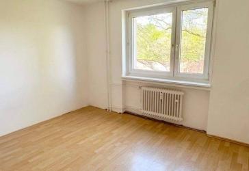 Vermietete lichtdurchflutete 3-Zimmerwohnung mit sonnigem Balkon und Garage