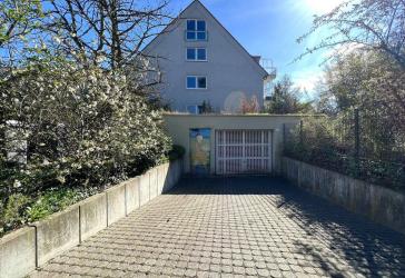 Großzügige 4-Zimmer-Dachgeschoss-Maisonette mit Süd-Balkon und Fernblick