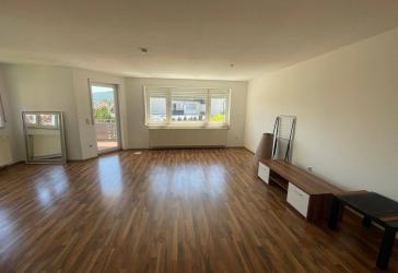 Gepflegte 3,5 Zimmerwohnung inkl. HofherrnweilerTG Stellplatz, Balkon und Keller im Hochparterre