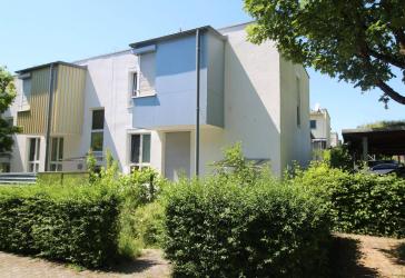 Raumwunder in Ostfildern: Charmantes Reiheneckhaus mit 6,5 Zimmern, Garten und Carportstellplatz