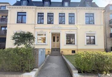 Charmante 4,5-Zimmer-Altbauwohnung - Wentzel Dr.