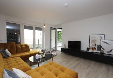 Moderne 4-Zimmer-Wohnung mit großer Terrasse in Kassel-Süd - EBK + PKW-Stellplatz möglich