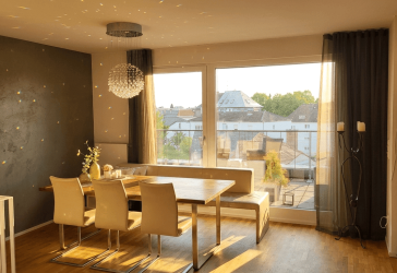 Exklusives Wohnen über den Dächern von Ingolstadt: Lichtdurchflutete Penthouse-Maisonette mit Traum-Dachterrasse