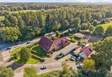 Charaktervoller Resthof - Gewerbe, Wohnen, opt. Pferdehaltung in Tangstedt