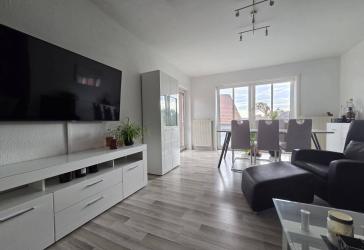 Geräumige 3 ZKB mit Balkon in der Schwedenschanze 65 a zu vermieten
