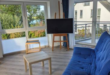 Wohnen auf Zeit : Gepflegtes, voll möbliertes Apartment in Rheinnähe mit Balkon und Rheinblick