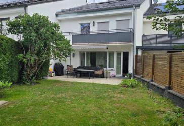Kernsaniertes Reihenmittelhaus im Regensburger Westen mit Garten & Platz für die ganze Familie