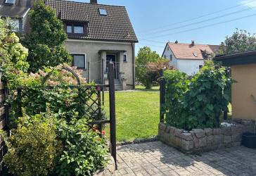 Kleines Raumwunder - Eine Doppelhaushälfte in urbaner Wohnsiedlung in Wilsdruff-Grumbach
