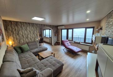 Modernisierte Penthouse-Wohnung mit Taunusblick in zentraler Lage von Karben