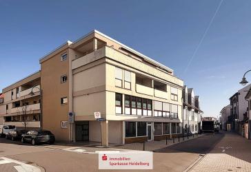Kapitalanlage im Herzen von Schwetzingen: 2-ZKB-Wohnung mit Süd-West-Loggia & TG-Stellplatz