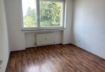 Gepflegte 3-Zimmer-Wohnung mit Balkon und Aufzug in Moers-Hochstraß