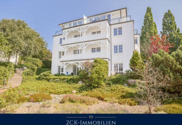 Drei Zimmer Maisonette mit Meerwert: 82m² in ruhiger, zentraler Binzer Lage, Terrasse, Stellplatz!