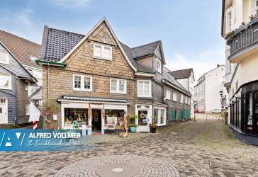 Erstbezug nach Kernsanierung im Altbau!