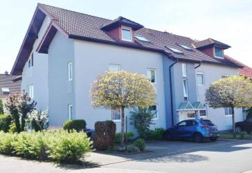 GANESHA-IMMOBILIEN...schöne, ruhige wohlfühl -Wohnung im Dachgeschoss zu vermieten! !