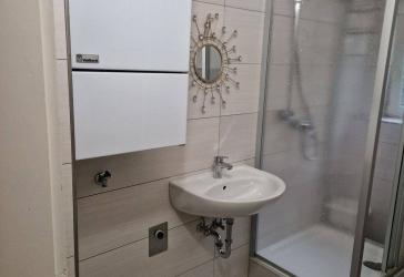 Sanierte zentrale 4 Zimmerwohnung