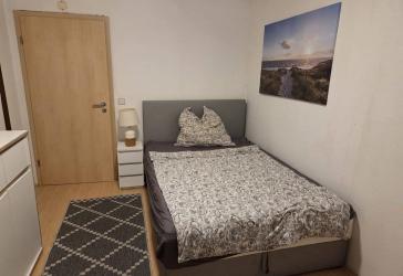 WG-Zimmer frei ab 1. August (Sehr zentrale Lage)