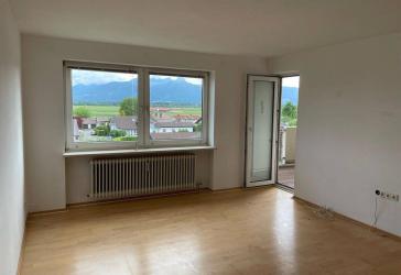 2 Z mit Balkon, helles Bad, Aufzug