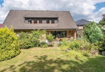 Großzügiges Einfamilienhaus - Einliegerwohnung möglich