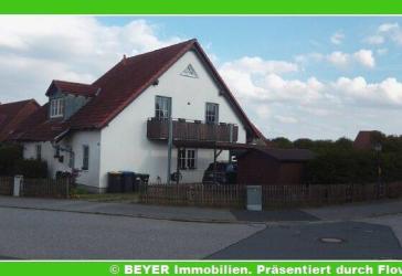 Modernes Reihenendhaus mit Terrasse, Balkon, Carport und ausgebautem Dachgeschoss