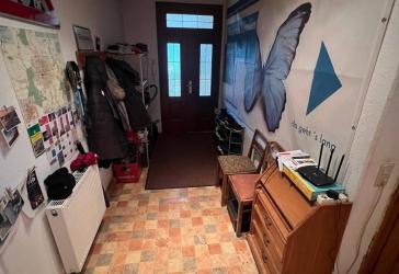 Ein möbliertes privates Zimmer in einer 5-er WG