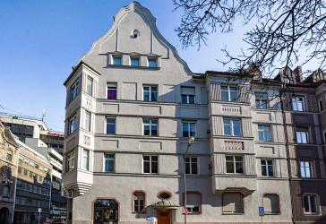 Einzigartiges Altbaujuwel in Bestlage Augsburgs - bezugsfreie, denkmalgeschützte 4-Zimmer-Wohnung