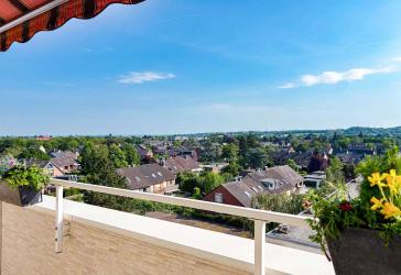 Renovierte 2-Zimmer Wohnung mit Südbalkon & Garage in Bestlage