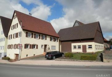 Bezahlbares Bauernhaus mit großer Scheune
