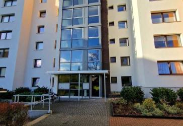 Schicke 4-Zimmer-Wohnung mit Loggia in zentraler Lage