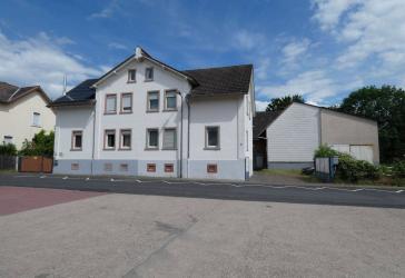 Attraktives Entwicklungsgrundstück mit Bestandshaus und hohem Neubaupotenzial in begehrter Lage