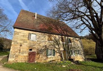 Haus mit Scheune und einen Grundstück 8055