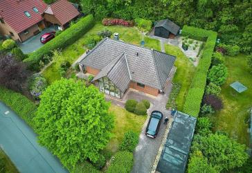 Wohnen am Waldrand und mitten im Dorf - Haus mit Wintergarten und Ausbaureserve in Handeloh