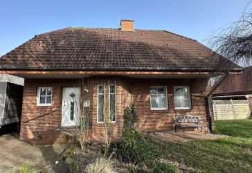 Platz für eine Familie, vollunterkellert und auf schönem Grundstück provisionsfrei für den Käufer