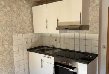 Schöne 2 Zi.-Wohnung mit Loggia/Balkon und EBK im Bad Kissinger Stadtteil Arnshausen zu vermieten.