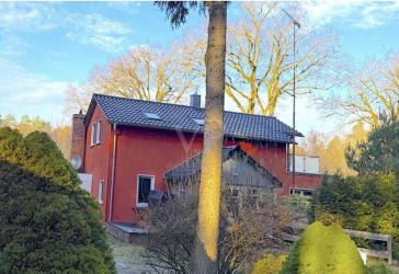 Zweifamilienhaus + Gäste Bungalow, viel Raum und Freiraum!