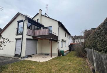 Schöne 4 Zimmerwohnung mit großen Balkon