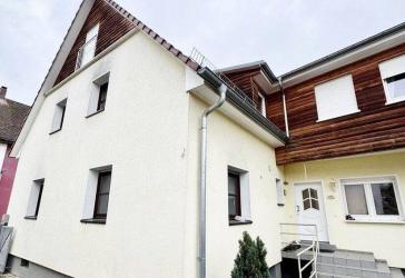 Großzügige 7-Zimmer Doppelhaushälfte