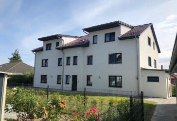 Familienfreundliche 4-Zimmer-Wohnung mit Terrasse in Stralsund, Andershof