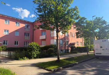 HEGERICH: Seit 1996 vermietete 4-Zimmer-Wohnung mit Südost-Balkon in Pasing-Obermenzing