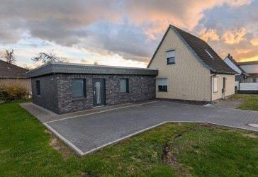 Saniertes Einfamilienhaus mit Einliegerwohnung in Nordenham