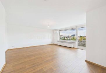 Bezugsfreie 5-Zimmer-Penthouse-Wohnung mit drei Balkonen in Frankfurt-Griesheim