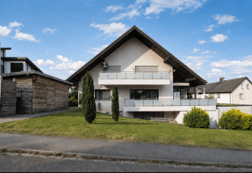Zweifamilienhaus mit 231 m², Ausbaupotenzial & Doppelgarage — provisionsfrei in Keltern-Weiler