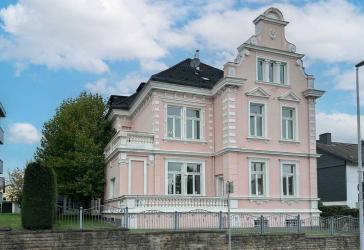 Stilvolle Villa in Mülheim an der Ruhr - Historischer Charme trifft modernen Wohnkomfort