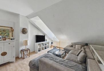 Kapitalanlage - vermietete 2,5-Zimmer Maisonette mit besonderem Wohnkonzept in Frankfurt-Höchst