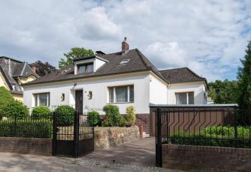 Großzügiges Einfamilienhaus in Berlin Zehlendorf