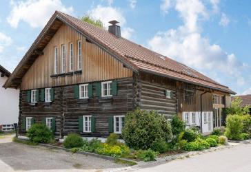 AIGNER - Traumhaftes, kernsaniertes Bauernhaus in Wessobrunn