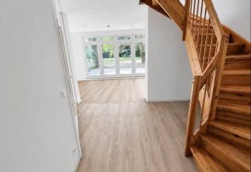 Großzügige 6-Zimmer-Wohnung mit Terrasse in Französisch Buchholz