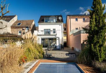 Modernisiertes freistehendes Einfamilienhaus mit Blick auf den Michaelsberg in Siegburg Wolsdorf!