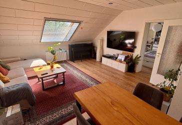 helle 2-Zimmer DG Wohnung mit Balkon, EBK und Stellplatz